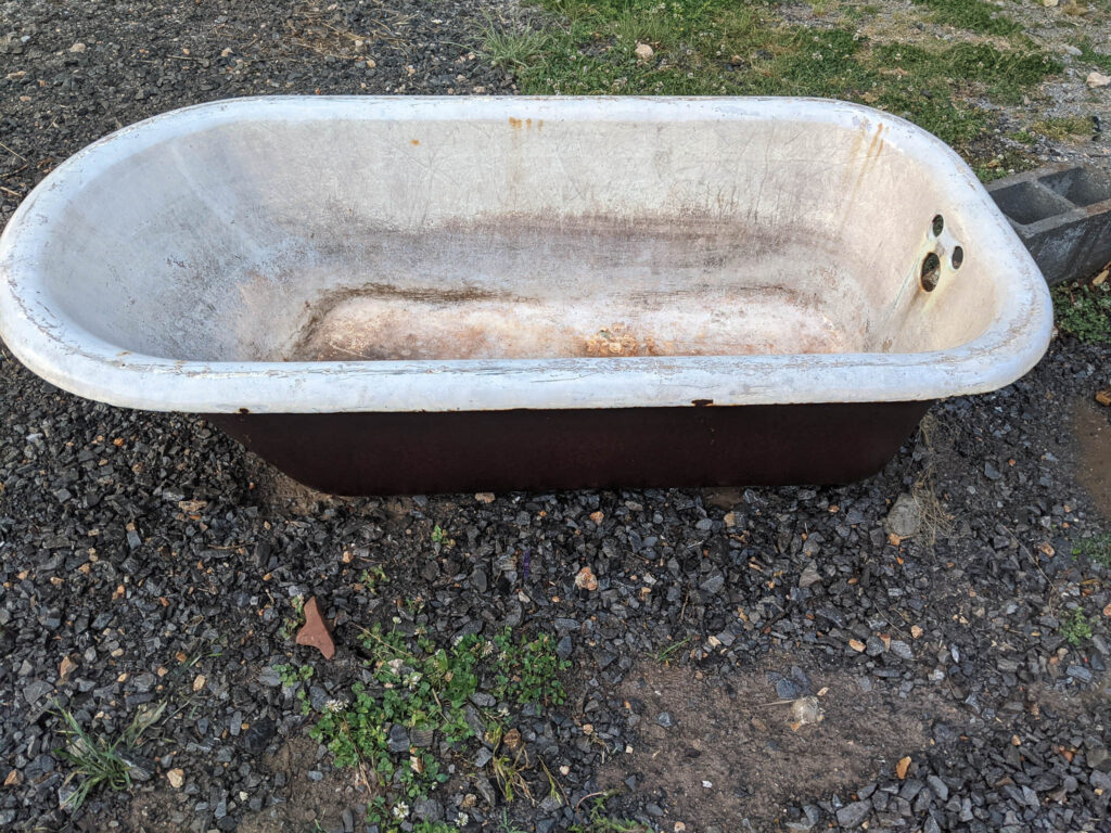 antique cast iron tub